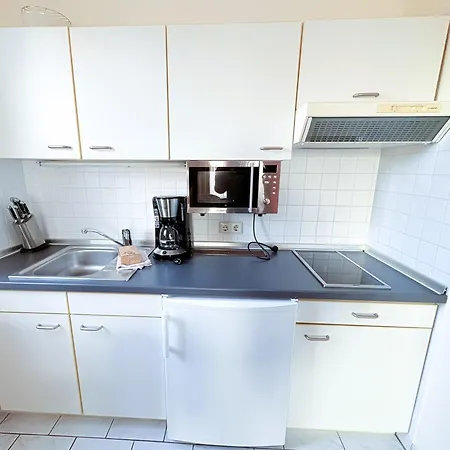 2 Im Haus Huehnergott *