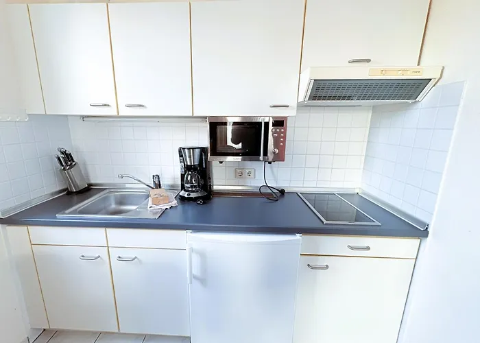 2 Im Haus Huehnergott *